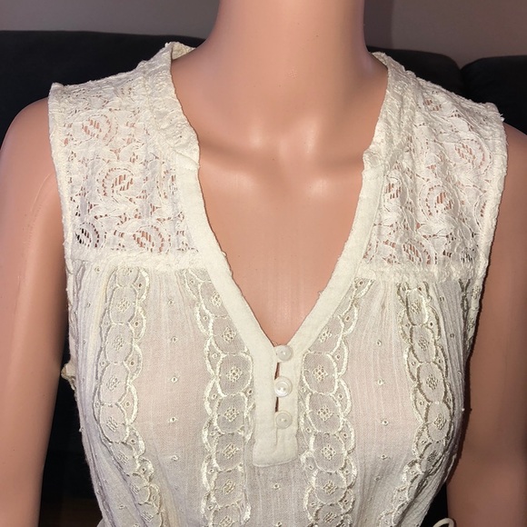 Lucky Brand Tops - Lucky Brand cream colored sleeveless lace tunic